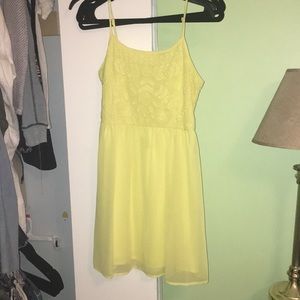 WOMENS YELLOW SUMMER DRESS SIZE MEDIUM NEVER WORN